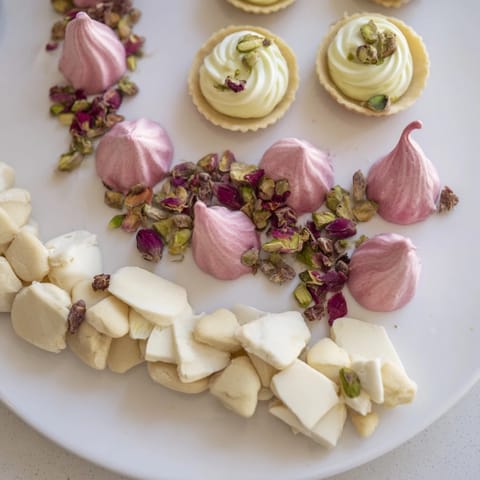 Daisy Chain Dessert Tray
